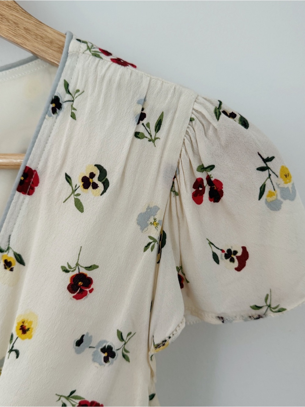 Cream Floral V-Neck Maxi Dress with Short Sleeves - Picture 2 of 2